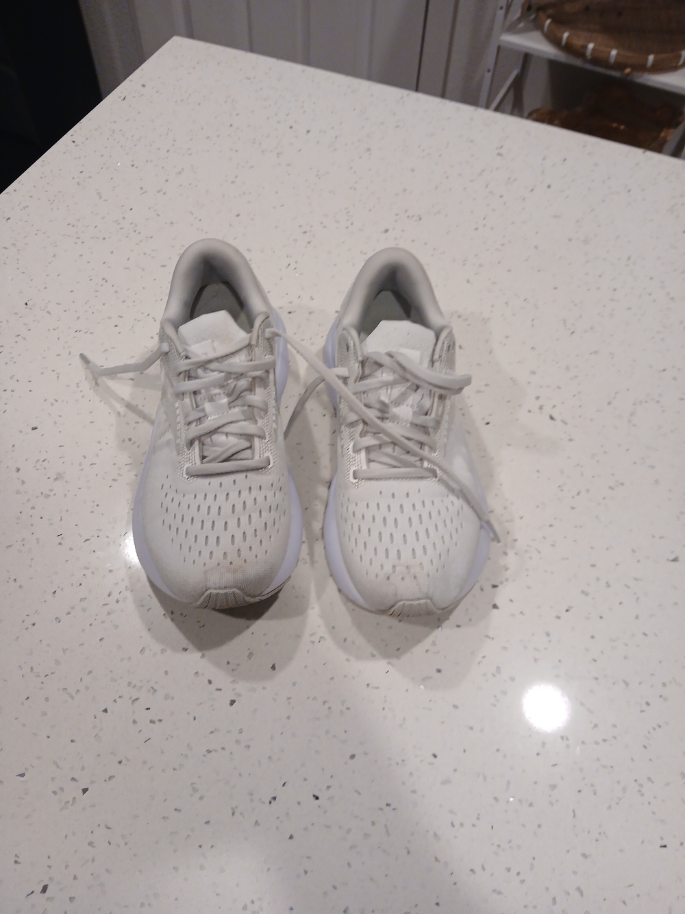 Brooks Ghost 16 Womens 6.5 B Shoes White  Running Walking 1204071B151  White